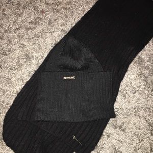 Micheal Kors scarf and beanie set